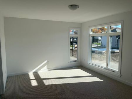 For Lease - 860 Hummock Way, Kanata, Ontario - Photo 3