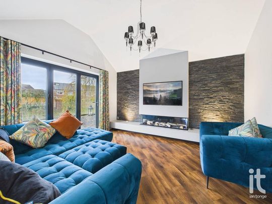 3 bedroom detached bungalow to rent - Photo 1