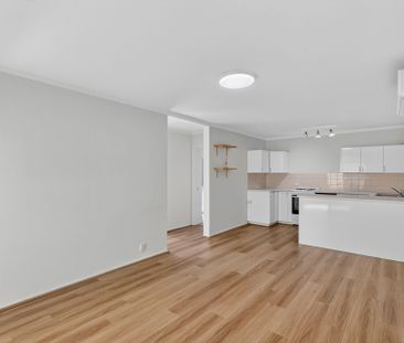 Modern Comfort & Easy-Care Living in a Prime Claremont Location - 6... - Photo 5