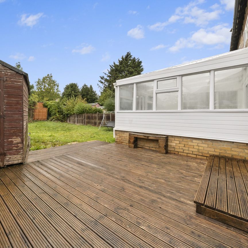 Cuff Crescent, Eltham SE9 - Photo 1