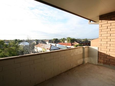 MODERN REFURBED MEREWETHER 2BR UNIT - Photo 4