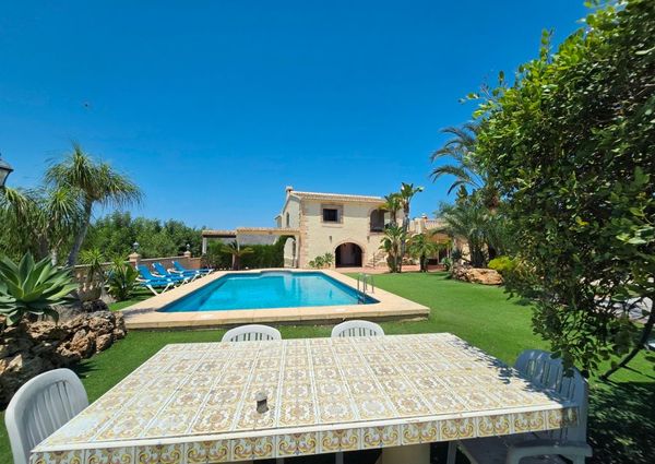 WIDE ESTATE FOR RENT IN TEULADA FOR LONG TERM