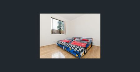 Modern Family Living in the Heart of Toongabbie - Photo 4