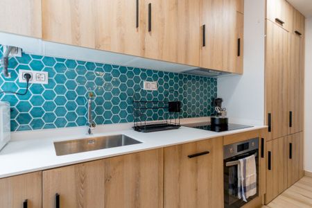 Precious room in Eduardo Marquina street - Photo 4