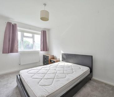 4 bedroom flat to rent - Photo 6