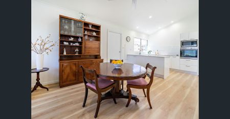 Neat and tidy FOUR bedroom duplex - Photo 3