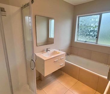 Private & Peaceful in Rapallo, Farm Cove - set... - Photo 4