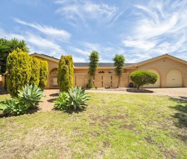 Beautiful Family Home with Solar System - Photo 6