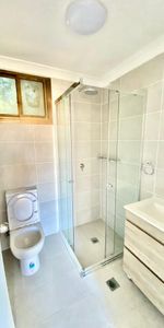 NEWLY RENOVATED 2 BEDROOM FLAT - Photo 4