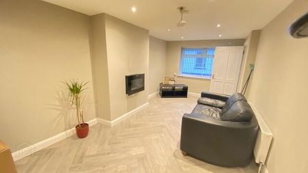 17 St Patricks Avenue, Newry, BT34 1HQ - Photo 2