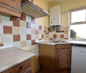 Charlwood Road, Horley, RH6 - Photo 5