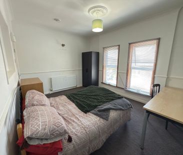 Queens Road, Gosport - Photo 1