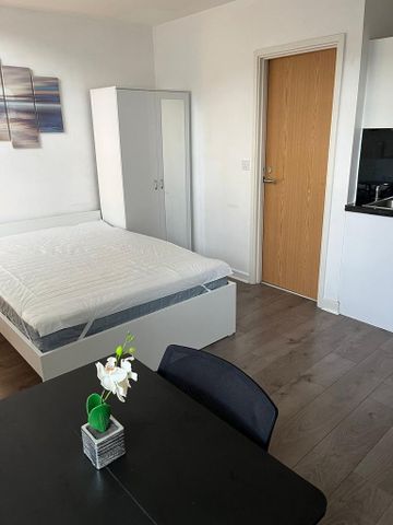 Studio to rent - Photo 4