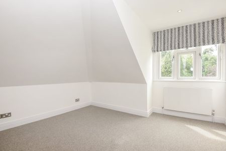 6 bedroom detached house to rent - Photo 2