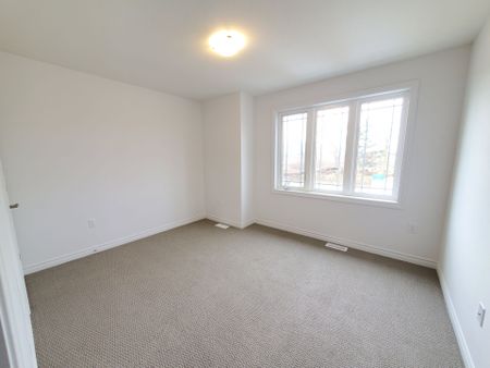 For Lease - 474 Blackburn Drive, Brantford, Ontario - Photo 5