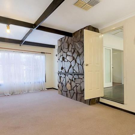 15 William Street, Salisbury. - Photo 4