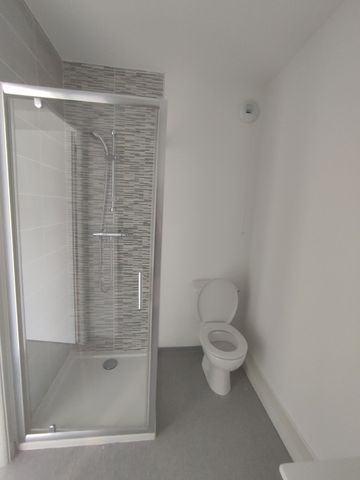 Location Appartement 1 pièce 18m² NIMES 30000 - Photo 3