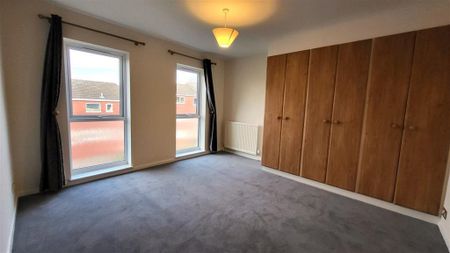 Roundhedge Way, Enfield - Photo 4