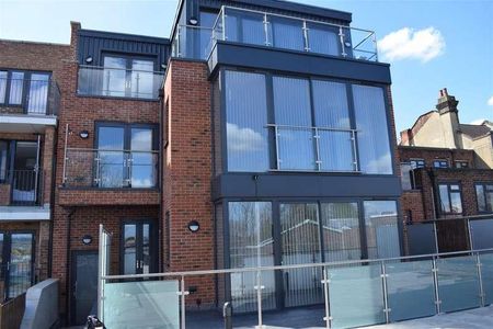 George Lane, South Woodford, London, E18 - Photo 4