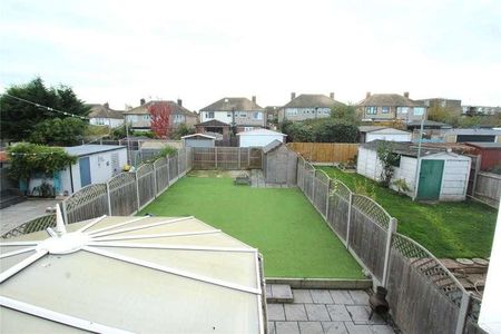 Lower Higham Road, Gravesend, Kent, DA12 - Photo 3