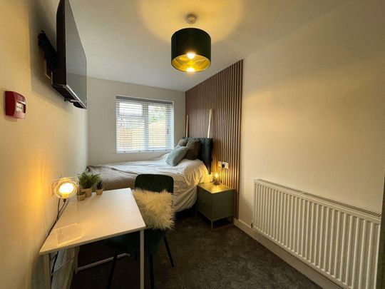 1 bedroom in a house share to rent - Photo 1