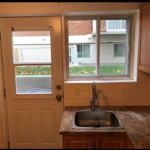 Louer apartment 3 1/2 rent Saint Leonard - Photo 2