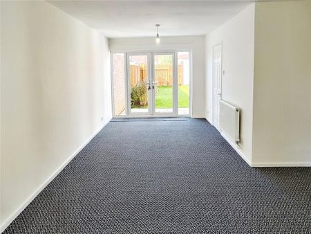 3 bedroom semi-detached house to rent - Photo 3