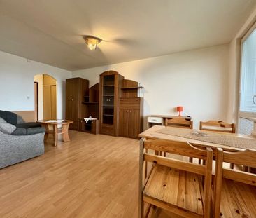 Prenájom - Pekný veľký 1 izb. byt po rekonštrukcii - Photo 1