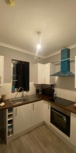 Room in a Shared Flat, London, IG4 - Photo 3