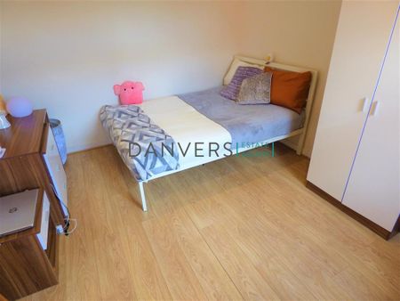 4 bedroom terraced house to rent - Photo 4