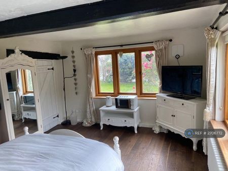 1 bedroom in a house share to rent - Photo 5