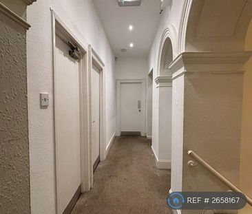 5 bedroom flat to rent - Photo 4