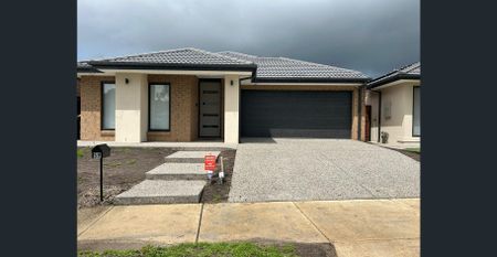 Ideal Family Home Close to Schools, Shops & Transport!! - Photo 4