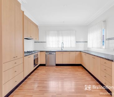 Hogan Knows Best - Photo 5