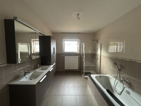 Gelijkvloers appartement met 3 slaapkamers te huur in Pelt - Photo 2