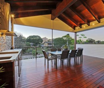 19 Lancaster Street, Coorparoo QLD 4151 - House For Rent | Domain - Photo 6