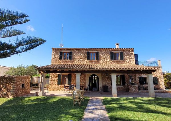 1188 Passeig Federico García Lorca, Manacor, Balearic Islands 07680