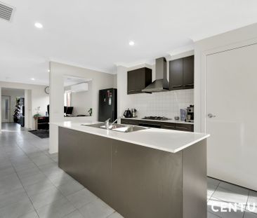 Spacious Family Home !! - Photo 3
