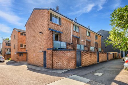Spacious Renovated 2-Bedroom Townhouse in The Junction - Photo 4