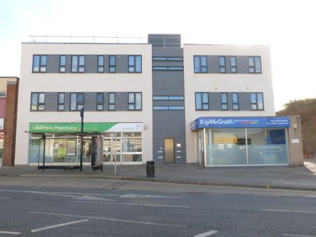 1 bedroom in a flat share to rent - Photo 3