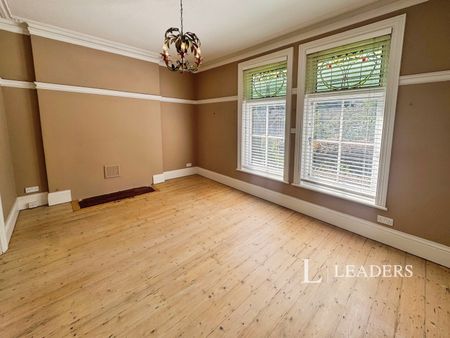 5 bedroom detached to rent Lower Park Road - Photo 3
