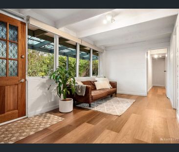 Family Home in the Heart of Mooroolbark - Photo 3