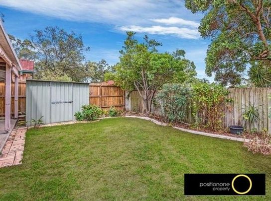 Forest Lake Hidden Gem – Comfort, Location and Convenience - Photo 1