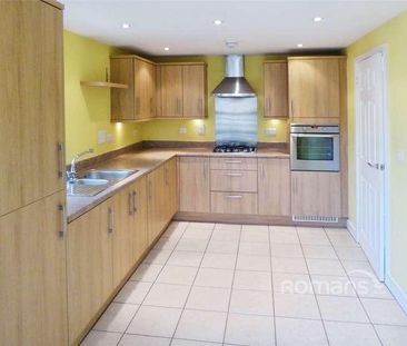 Benham Road, Basingstoke, Hampshire, RG24 - Photo 3