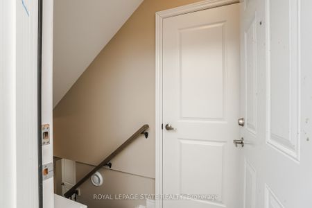 Detached Home For Lease | X7318984 - Photo 2