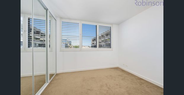 Air conditioned apartment with harbour view. - Photo 1