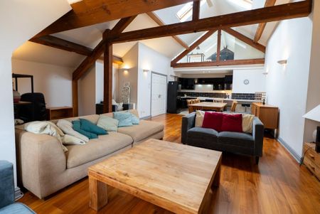 3 bedroom flat to rent - Photo 2