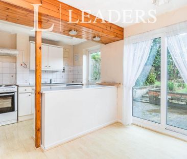 3 bedroom semi-detached house to rent - Photo 4