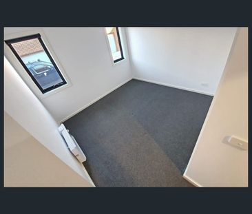 30/205 James Mirams Drive, Roxburgh Park, Vic 3064 - Photo 6