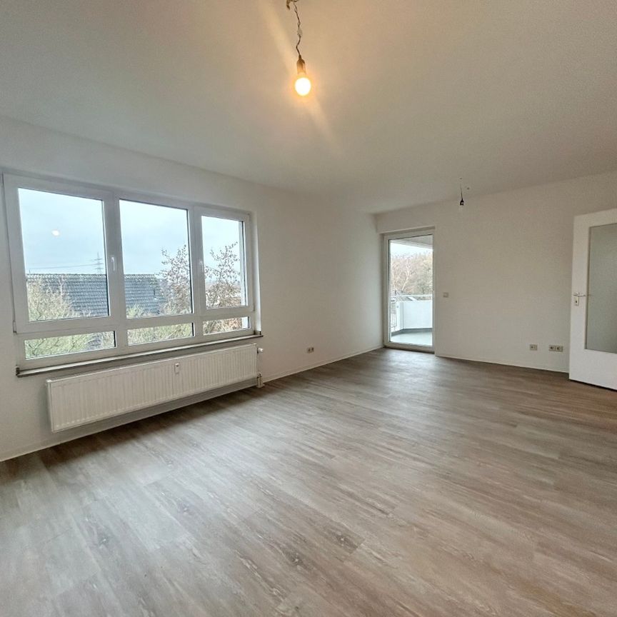 Schöne Etagenwohnung mit Balkon - WBS erforderlich - Photo 1
